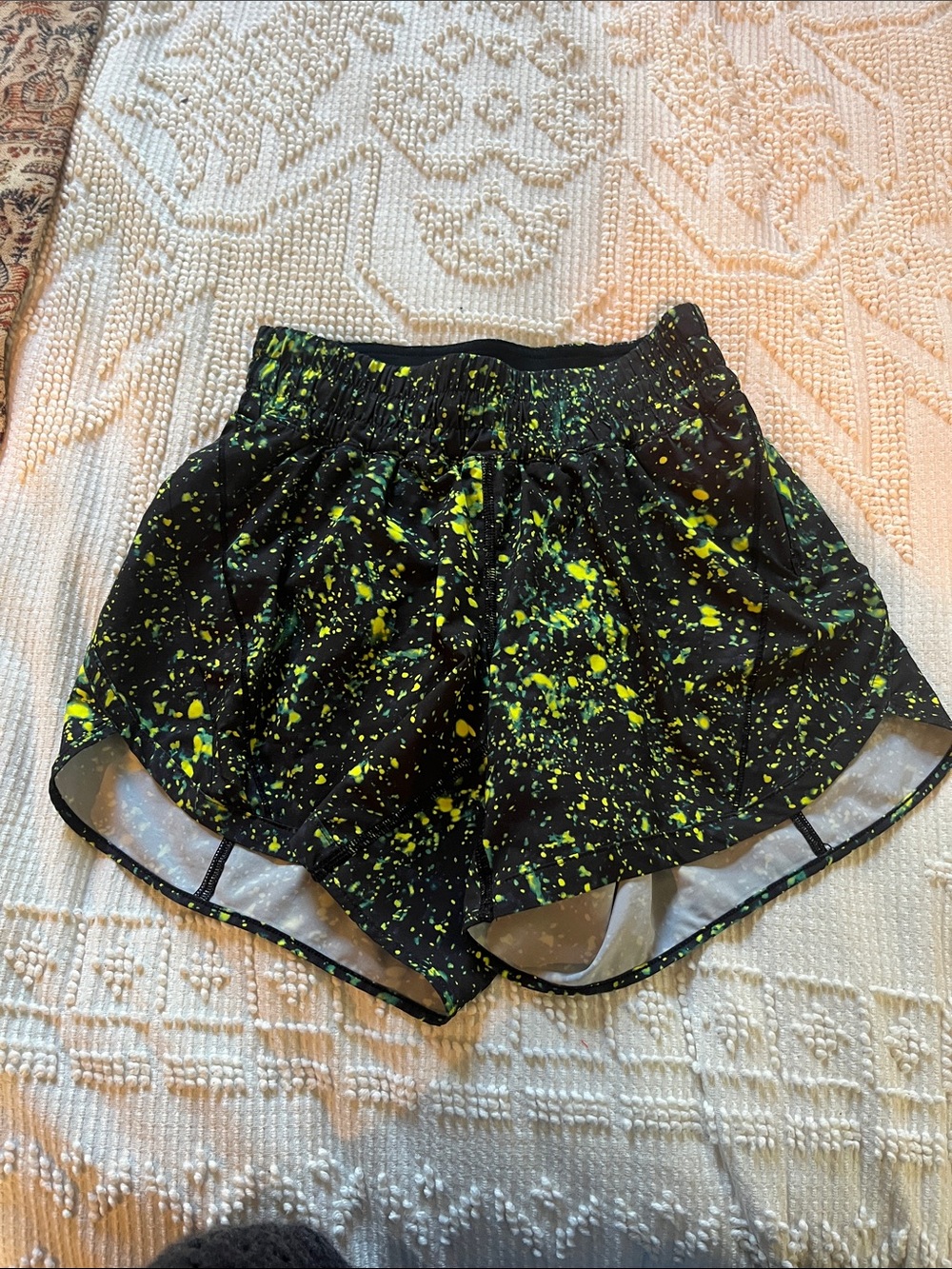 Lululemon Track That Mid-Rise Lined Short Sparks Fly Multi size 4